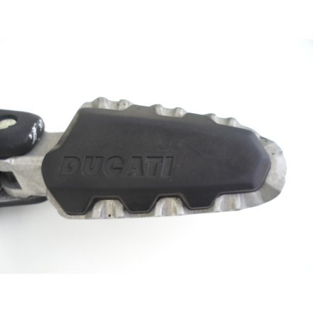 82431691A SUPPORTO CON PEDANA POSTERIORE DESTRA DUCATI MULTISTRADA 1200 S 2010