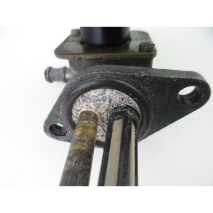 RUBINETTO CARBURANTE SERBATOIO BENZINA ORIGINALE APRILIA PEGASO 650 1999