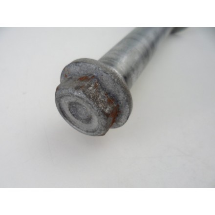 ASSE PERNO ASSIALE RUOTA POSTERIORE CON BOCCOLA APRILIA PEGASO 650 1999