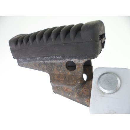 SUPPORTO CON PEDANA GUIDA ANTERIORE PILOTA DESTRA APRILIA PEGASO 650 1999