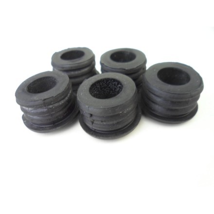 SET x5 TAPPI IN GOMMA COPERCHI TELAIO LATERALI DUCATI MONSTER 695 2007