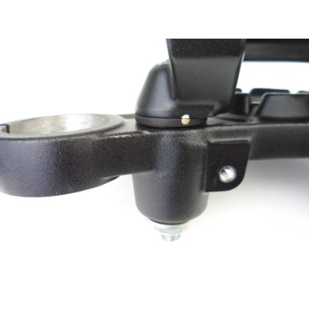 PIASTRA DI STERZO BASE FORCELLA SUPERIORE COMPLETO DI RISER KAWASAKI Z650 2021