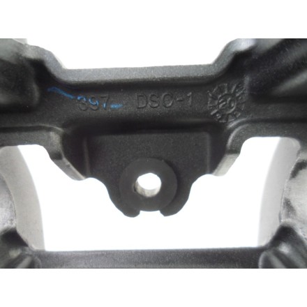 PIASTRA DI STERZO BASE FORCELLA SUPERIORE COMPLETO DI RISER KAWASAKI Z650 2021