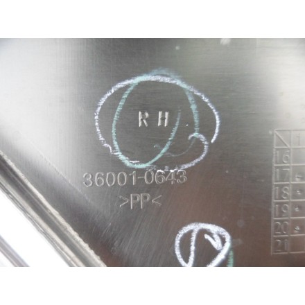 36001-0643 / 36001-0642 COVER TELAIO SOTTO SELLA CENTRALE KAWASAKI Z650 2021