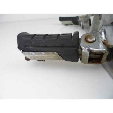 SUPPORTO PEDANA DESTRA COMPLETA DI PEDALINI POGGIAPIEDI HONDA VF 1000 F2 1985