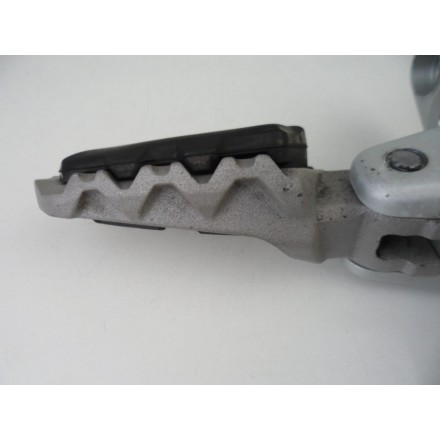 82432521A SUPPORTO CON PEDANA ANTERIORE DESTRA DUCATI MULTISTRADA 1200 S 2016