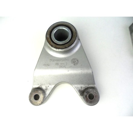 SET PERNO BOCCOLE STAFFA PINZA RUOTA POSTERIORE ORIGINALE KAWASAKI ZXR 400 1992