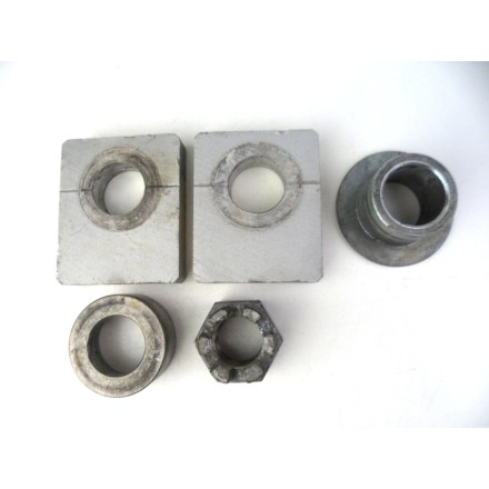 SET PERNO BOCCOLE STAFFA PINZA RUOTA POSTERIORE ORIGINALE KAWASAKI ZXR 400 1992