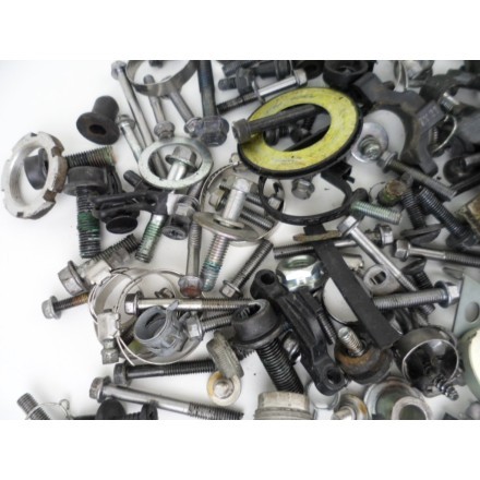 KIT VITERIA BULLONERIA VARIA BULLONI PERNI VITI SUZUKI GSR 600 K8 2008