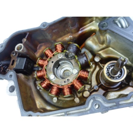 COPERCHIO CARTER CON STATORE ALTERNATORE E POMPA ACQUA KYMCO GRAND DINK 125 2005